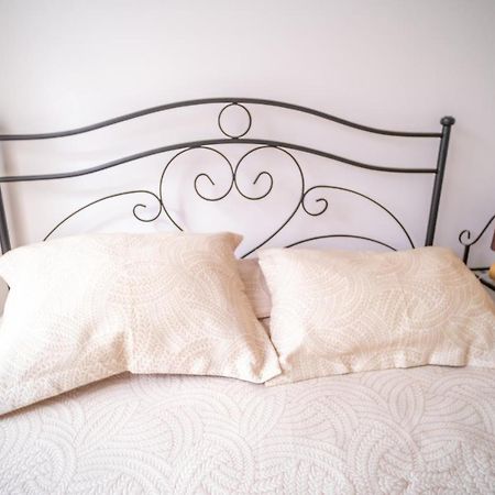 Spacious Three-Bedroom Apartment With Sea View A3 Кирения Екстериор снимка